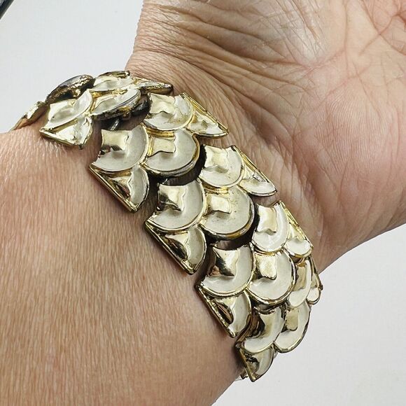 CORO PEGASUS Gold Tone And Enamel Panel Bracelet Fish Scale Vintage READ - Picture 8 of 10